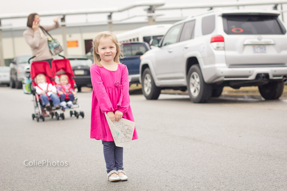 little girl Marine homecoming